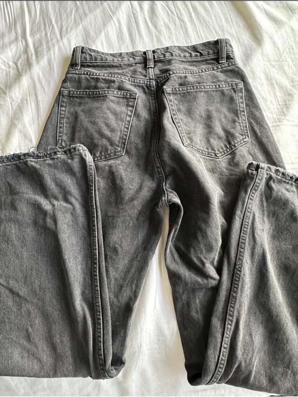 Reformation Straight Leg Women’s Jeans in Washed Black - Picture 3 of 3
